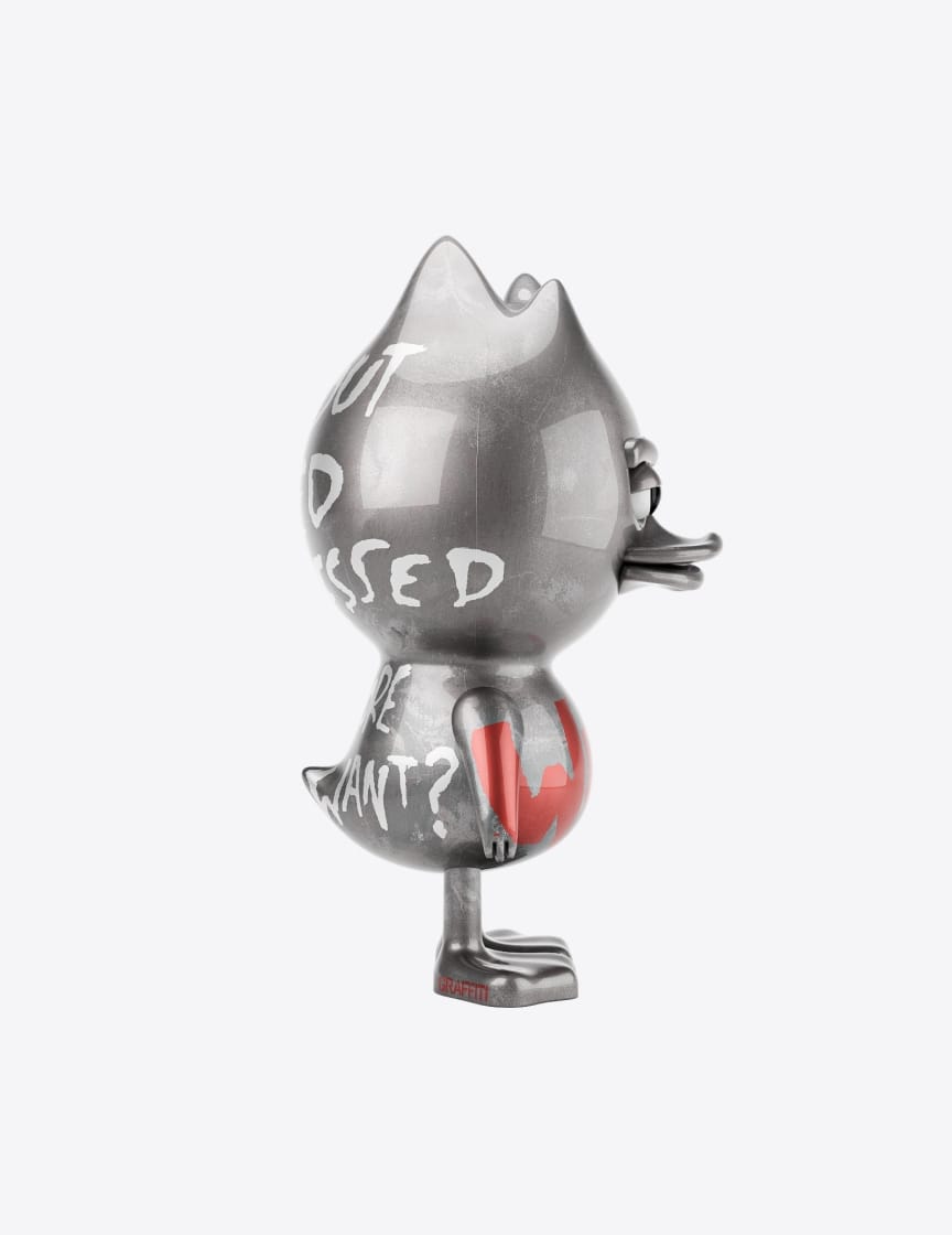 TUD x Banksy's Graffiti Rebel — вид сбоку